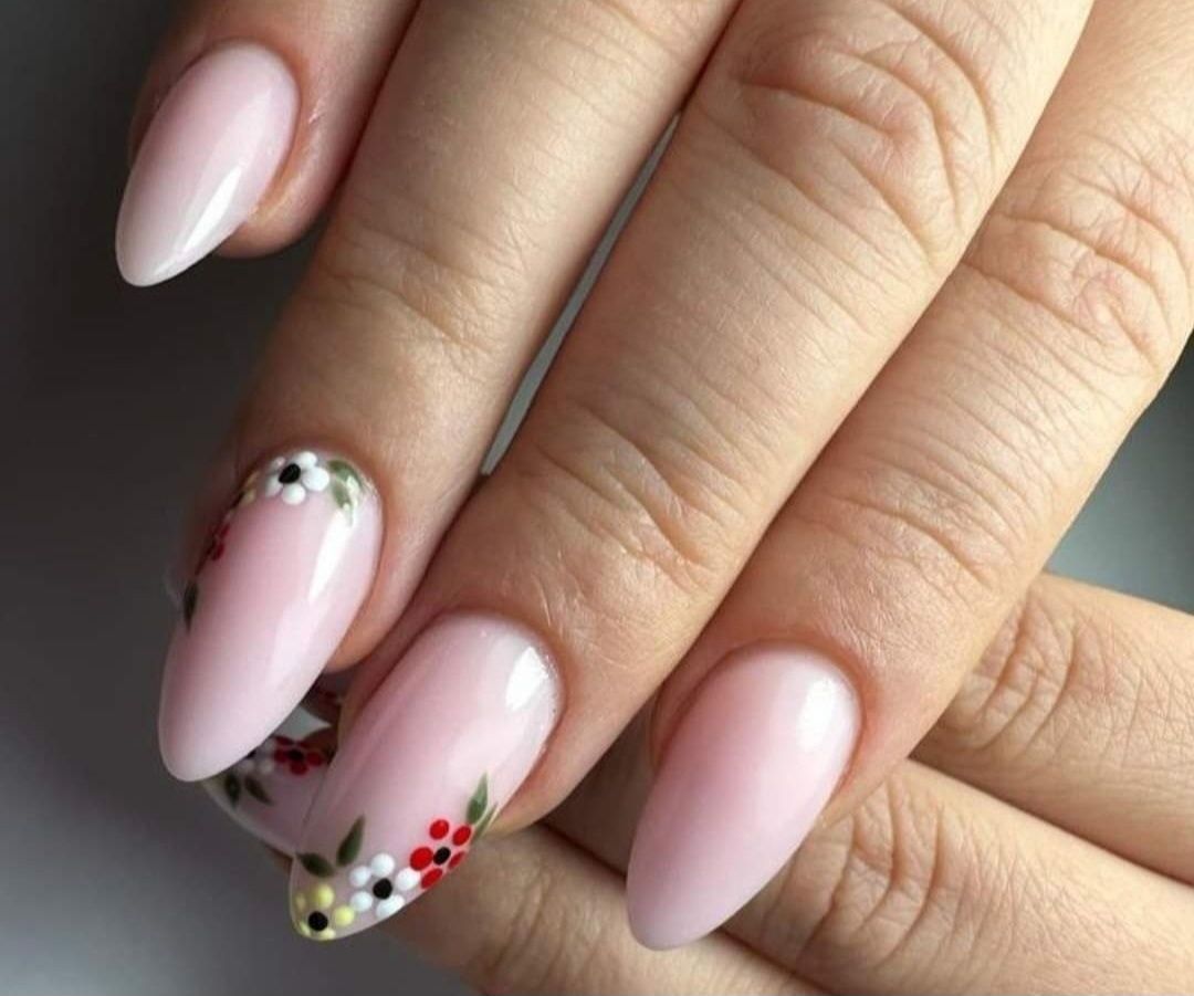 Stylizacja paznokci. Manicure hybrydowy oraz przedłużanie