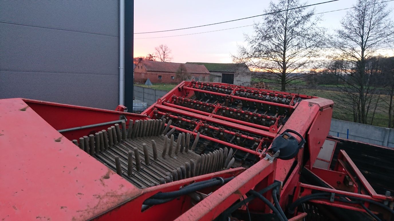 Grimme Se 150-60 UB kombajn ziemniaczany.