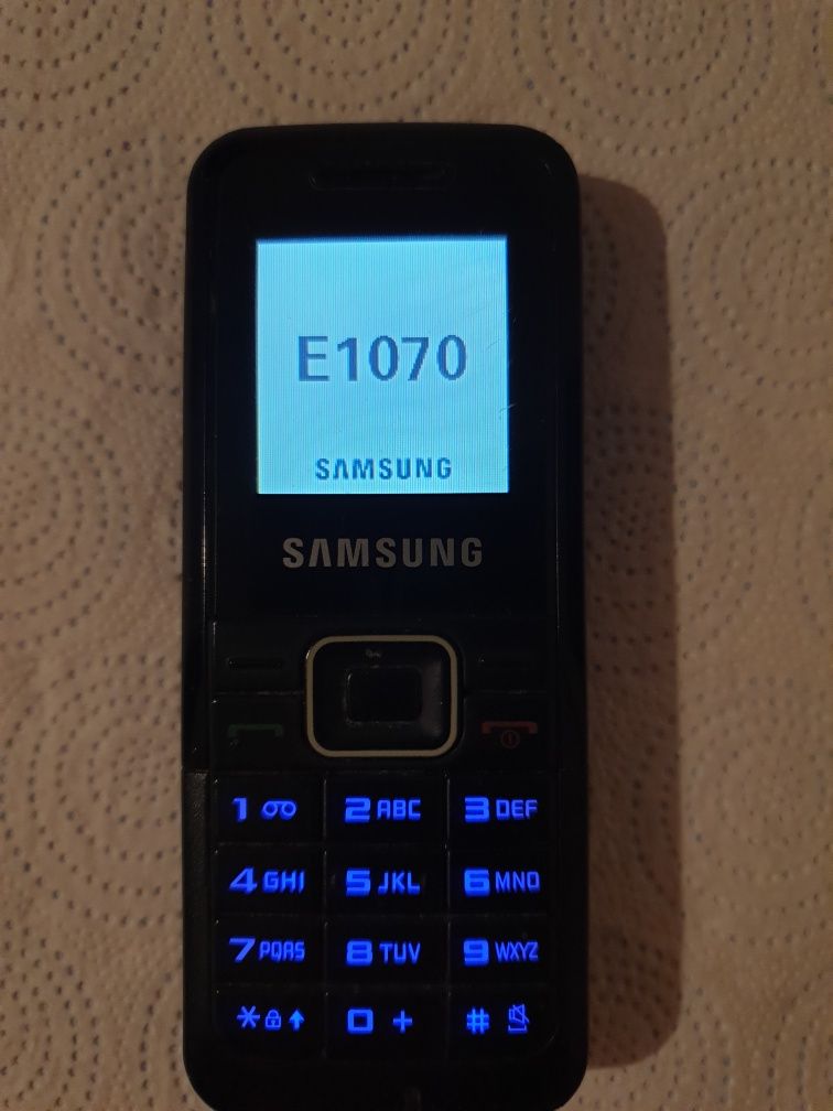 Sprzedam Samsung E 1070