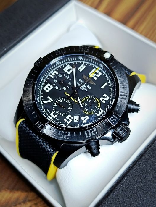 Годинник чоловічий Breitling Avenger Hurricane