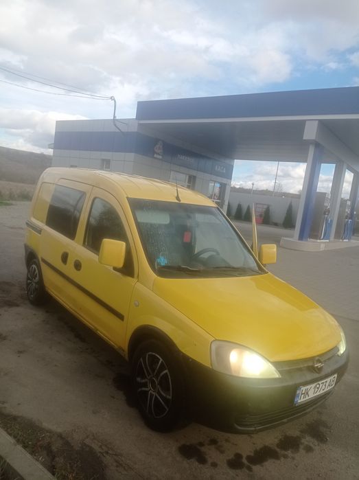 Опель комбо 2011 рік