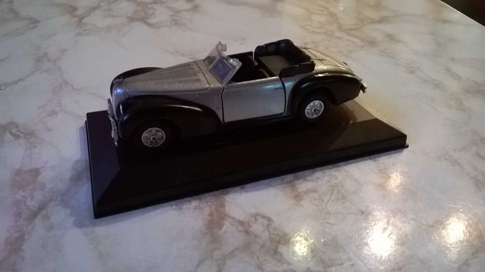 samochód, auto, model cabrio w stylu retro, skala 1:34