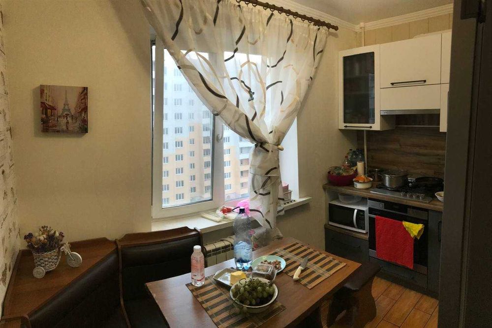 Оренда двох кімнатної квартири по вул. Момота