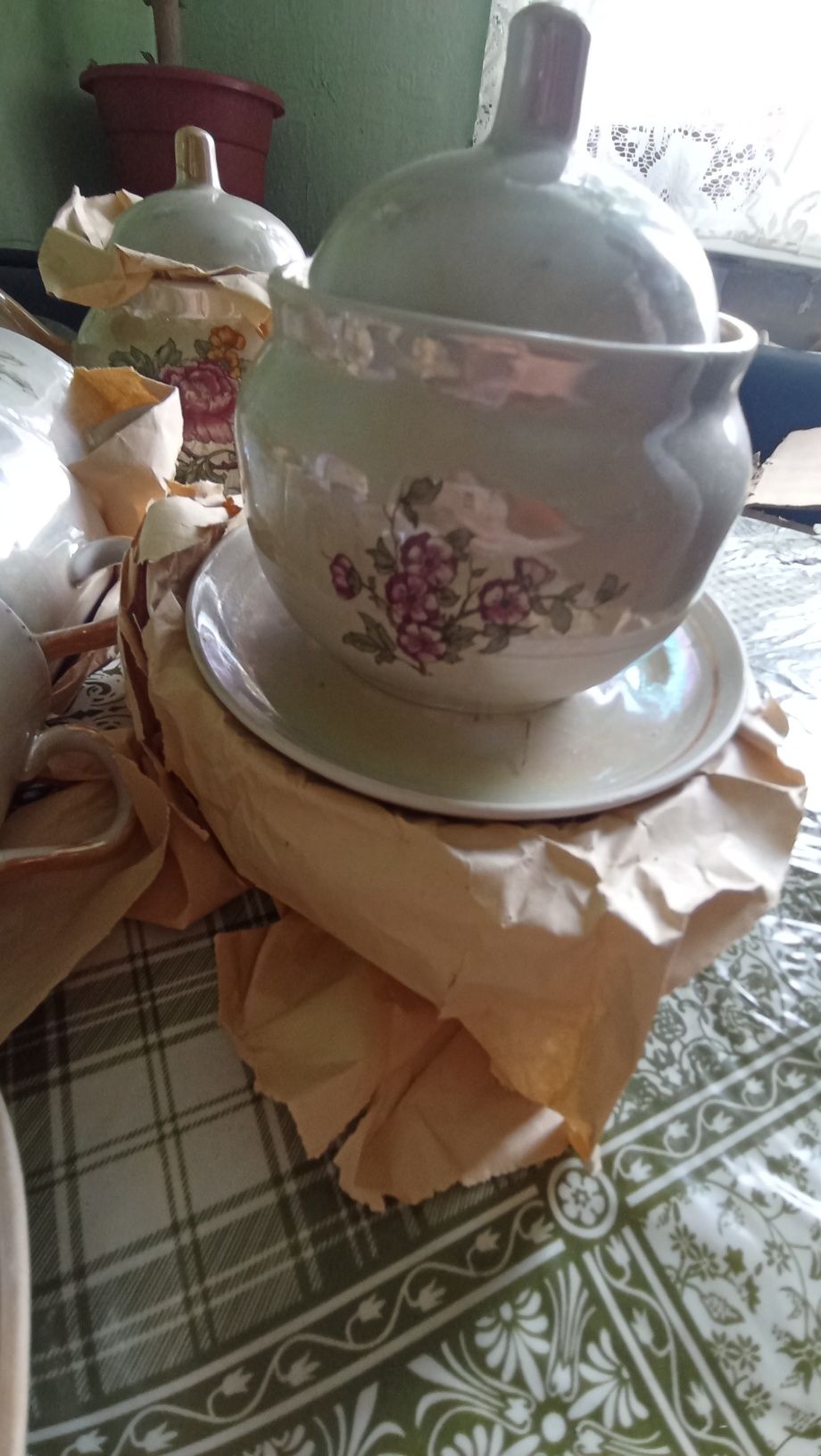 Продам чайный сервиз 2 шт.