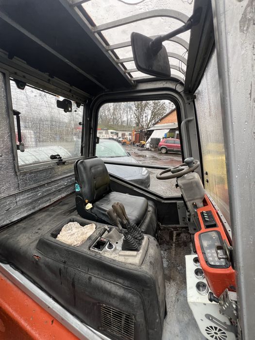 Навантажувач Тойота.  35