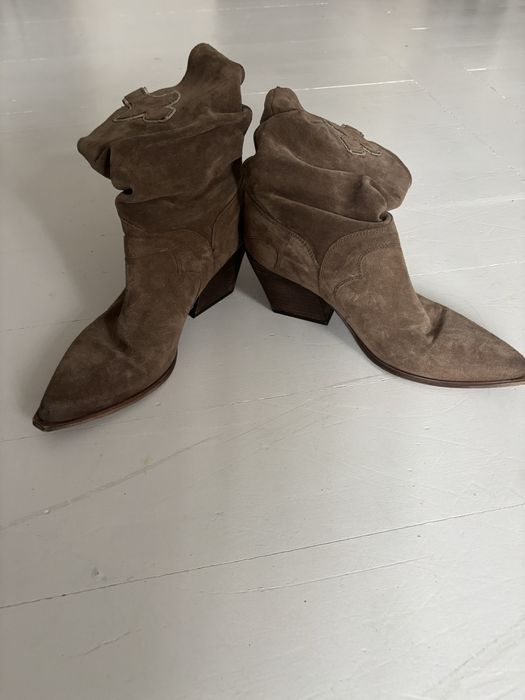 Kowbojki zamsz bezowe 41