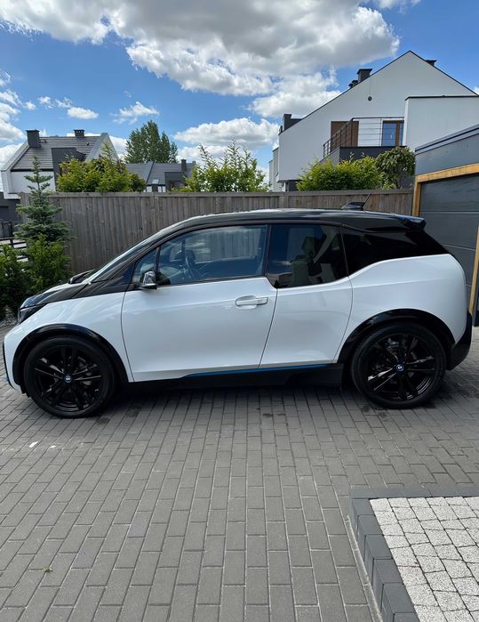 BMW i3      2022