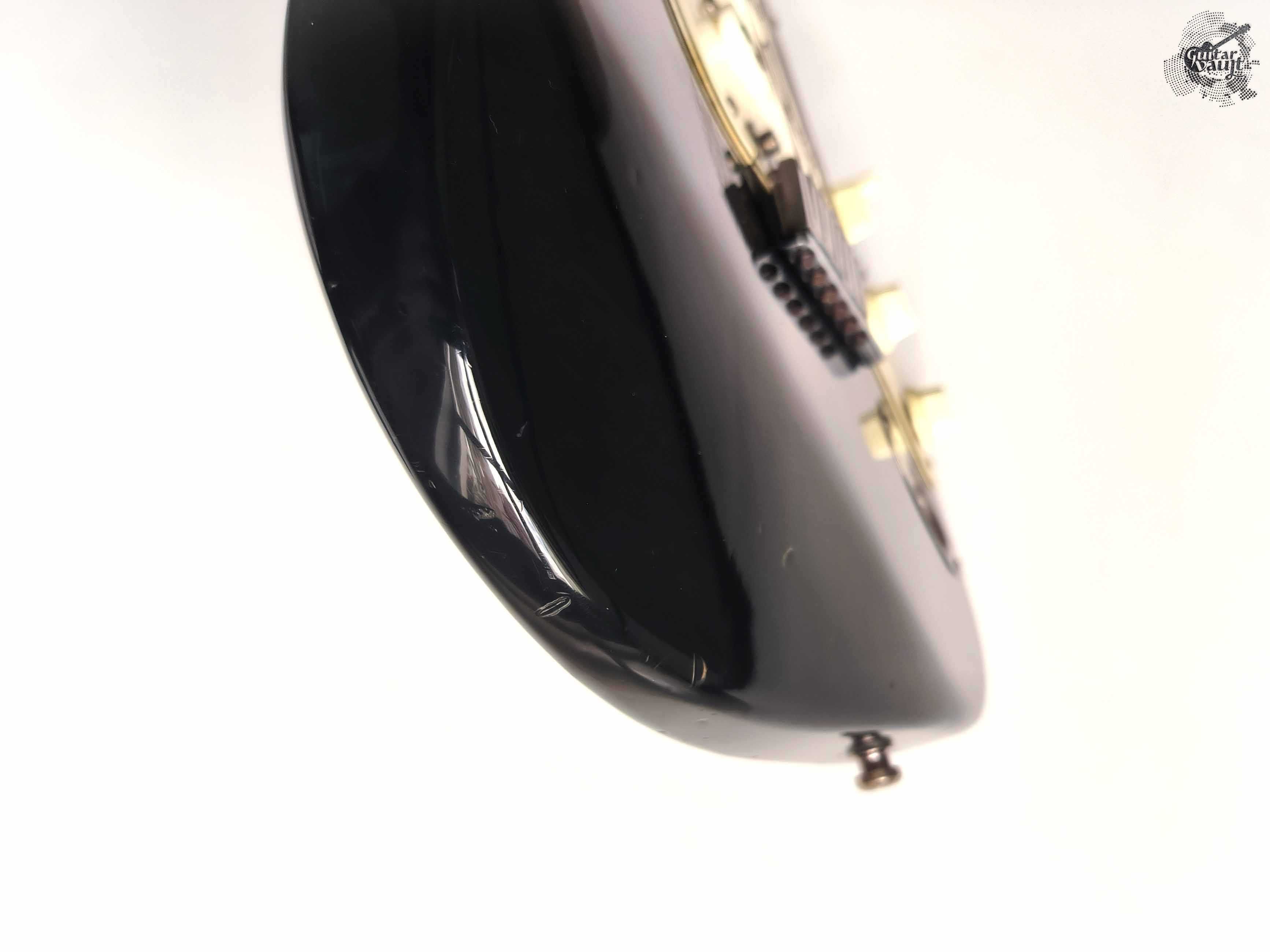 Fender® American Plus Stratocaster® '1990 Black w/case