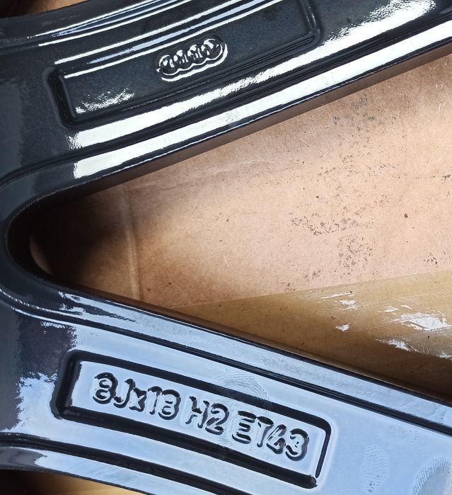Felgi Oryginał Audi A3 A4 A5 A6 A8 Q3 8Jx18 ET43 5x112 4F0