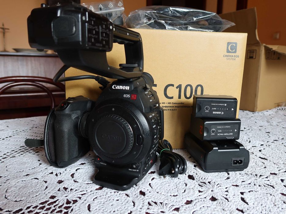 Kamera Canon C100 z DAF