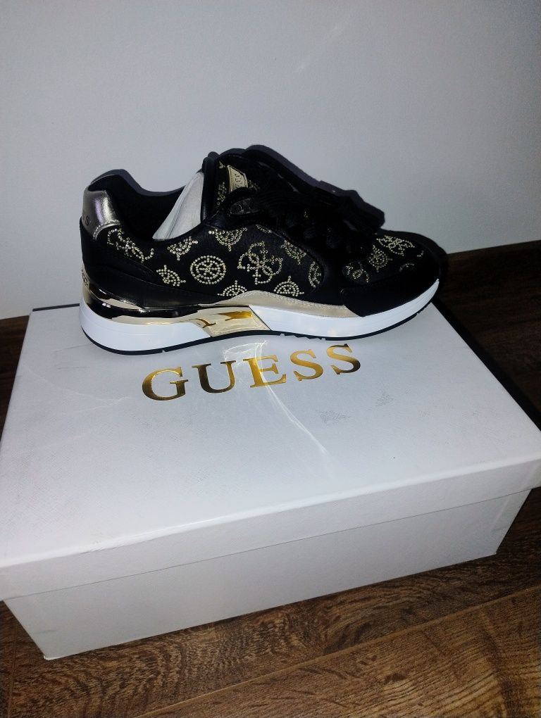 Guess  Sneakersy