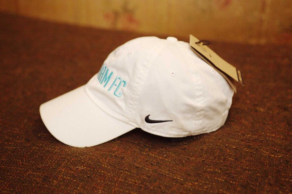 Бейсболка Nike,белая новая с ярлыком.