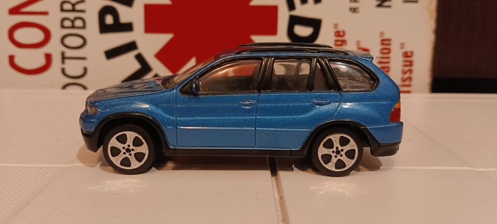 Maisto bmw x5 skala 1:43