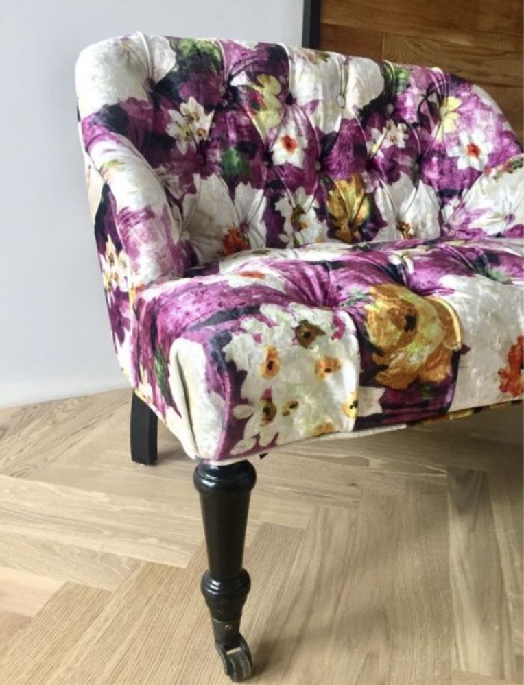 Sofa chesterfield pikowana welurowa aksamitna kwiaty drewno