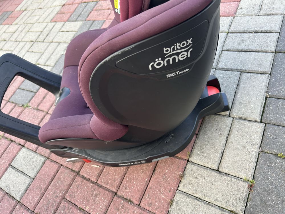 Fotelik samochodowy Britax Romer Swingfix M i-Size