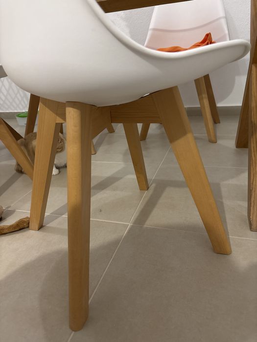 Conjunto de Mesa com cadeiras