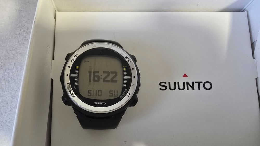 Komputer nurkowy Suunto D4