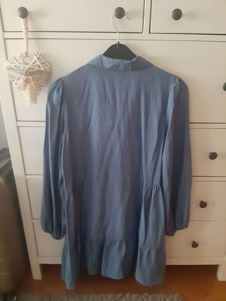 Vestido com etiqueta