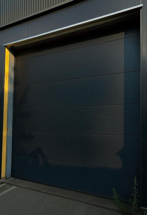 Brama segmentowa, przemyslowa marki Crawford 3,5m x 3,4m elekt