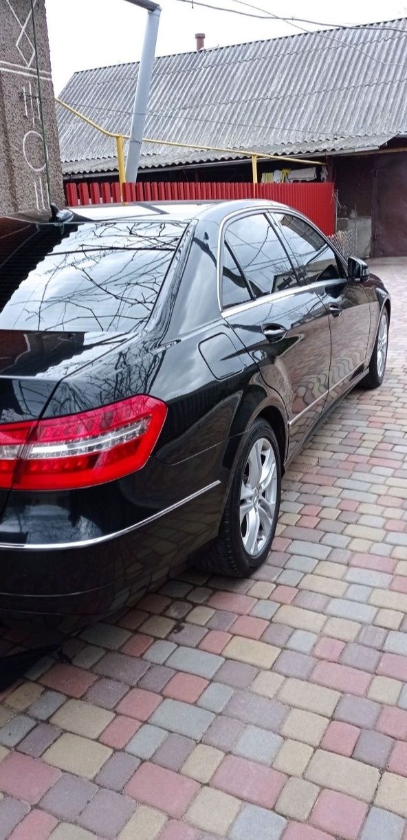 Mercedes Benz E200