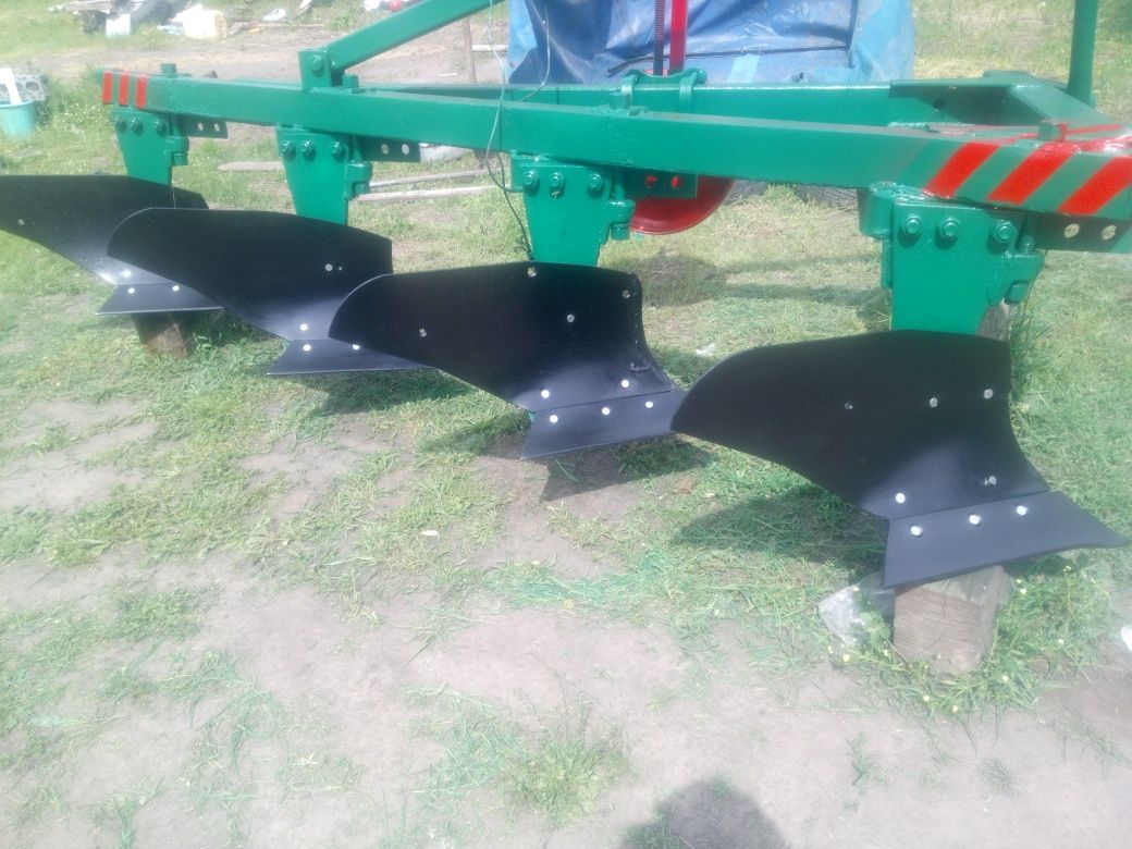 Продам плуг ПЛН 4-35