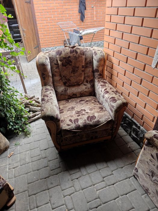 Диван з кріслами