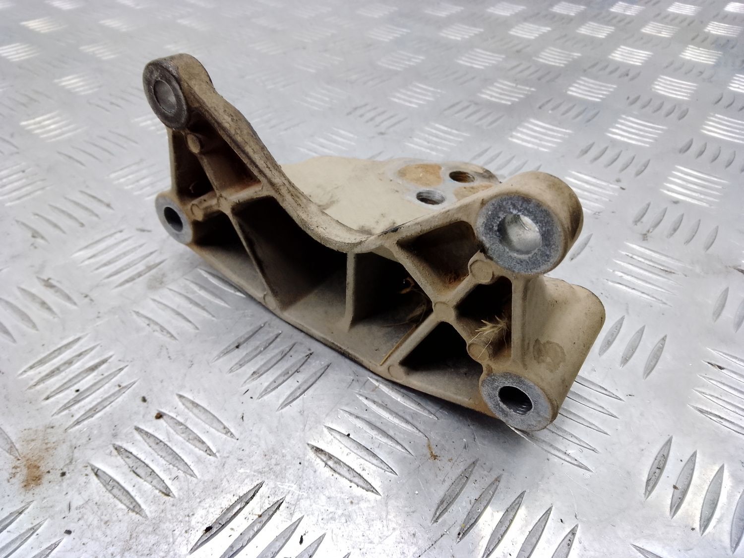 Кронштейн АКПП 7L6399649D для Volkswagen Touareg 2 2010-2018
