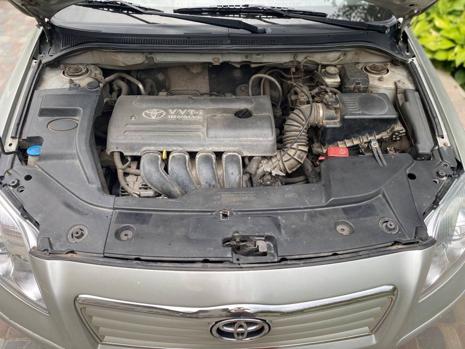 Toyota avensis 2003