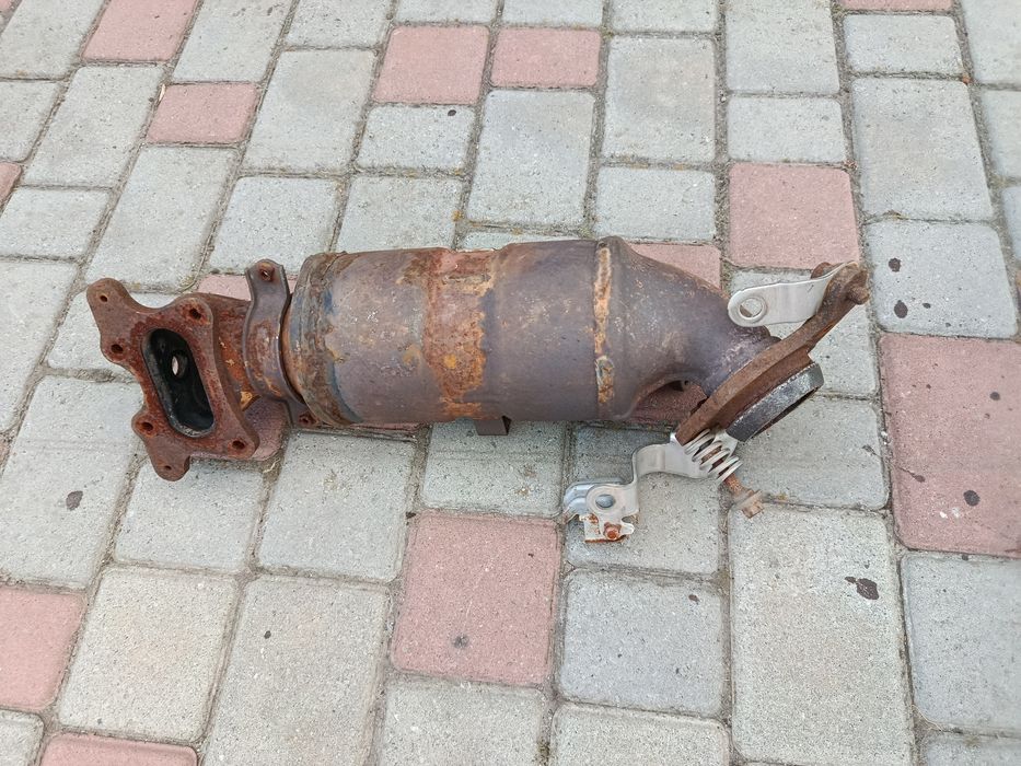 Продам выхлопной коллектор honda civic 4D