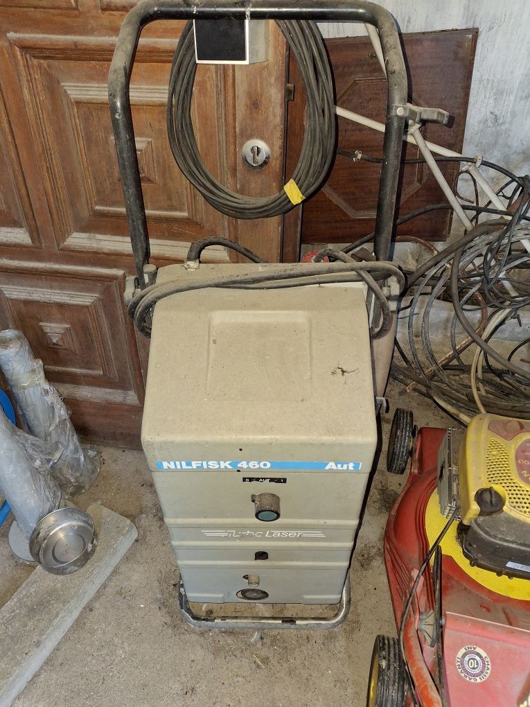 Maquina de lavar a pressao nilkfisk avariada