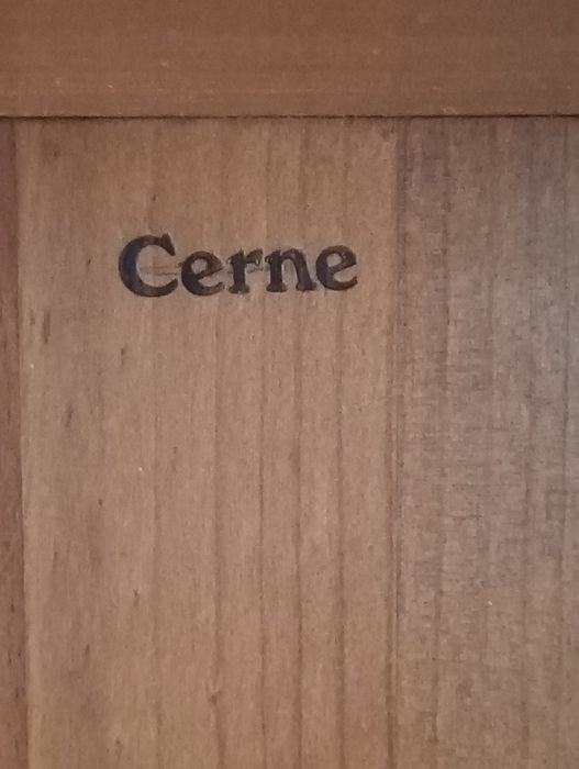 Mesa em madeira maciça - CERNE