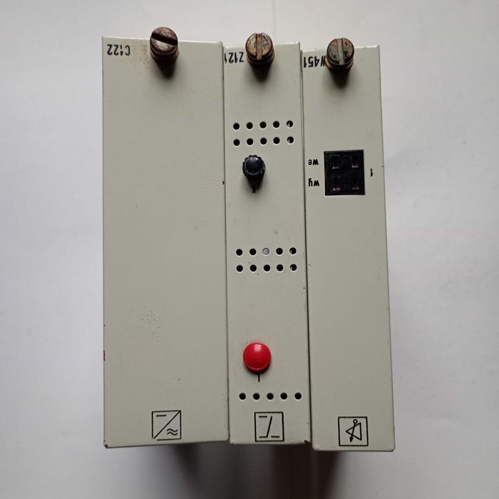 Obudowa, części elektroniczne PRL   3szt.