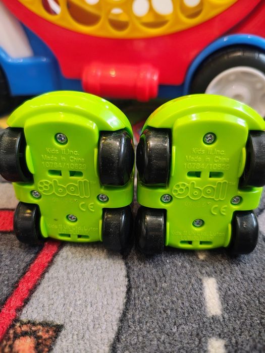 Oball laweta z dwoma autami go grippers