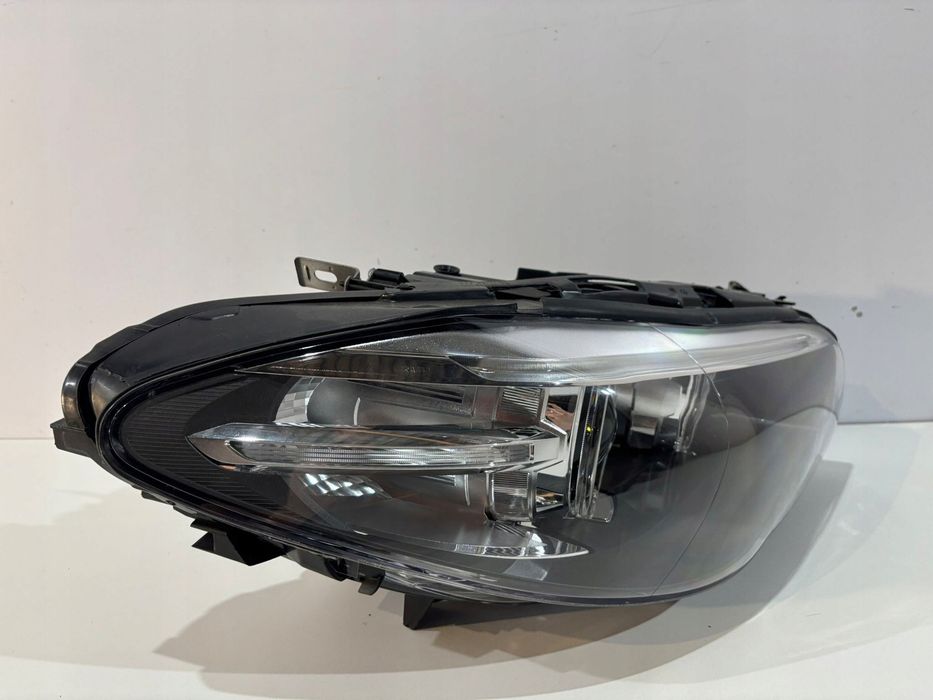 BMW 5 F10 F11 Lci lampa bi-xenon skr. L - 18111