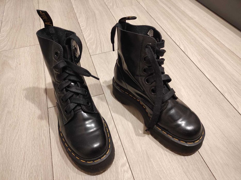 dr martens air cushion sole (чорні жіночі черевики)