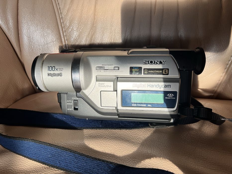 Видеокамера Sony цифровая с кейсом