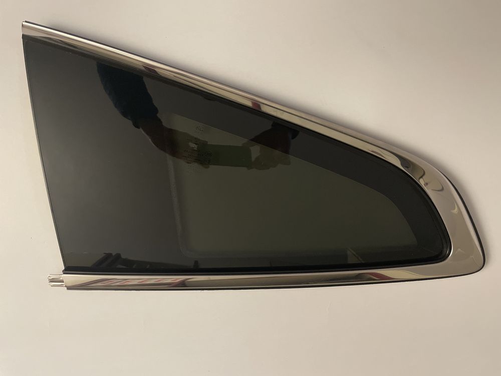 Ford Mustang MK6 2015- / szyba prawa karoseryjna tylna prawy tył