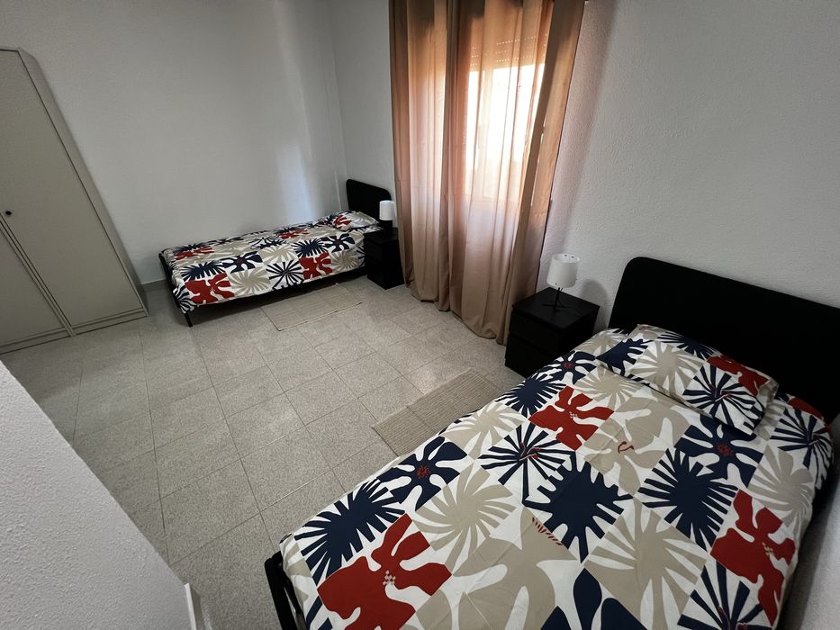 Quarto Partilhado a estrear para 2 Pessoas — Águas Livres, Amadora