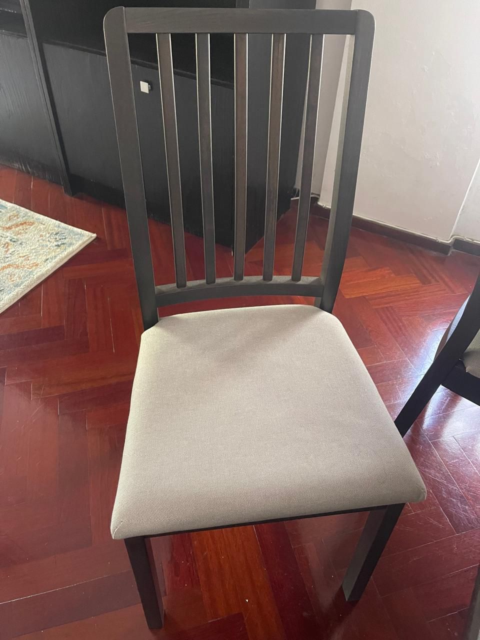 Mesa com com 6 cadeiras