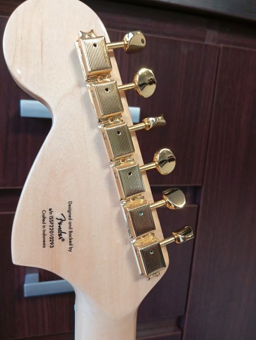Squier 40 th annivetsary gold