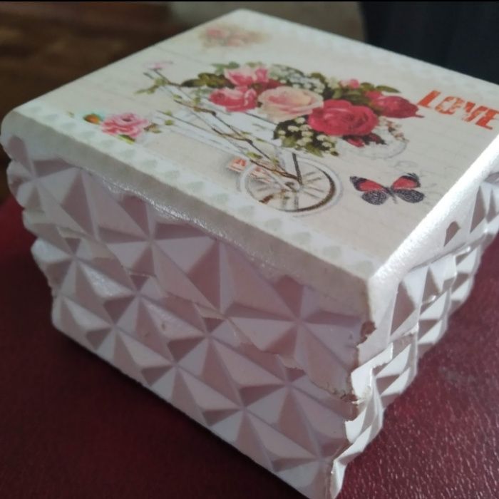 Шкатулка для прикрас