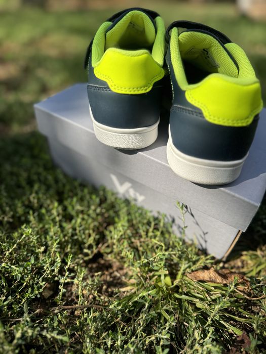 Новые кроссовки 30р