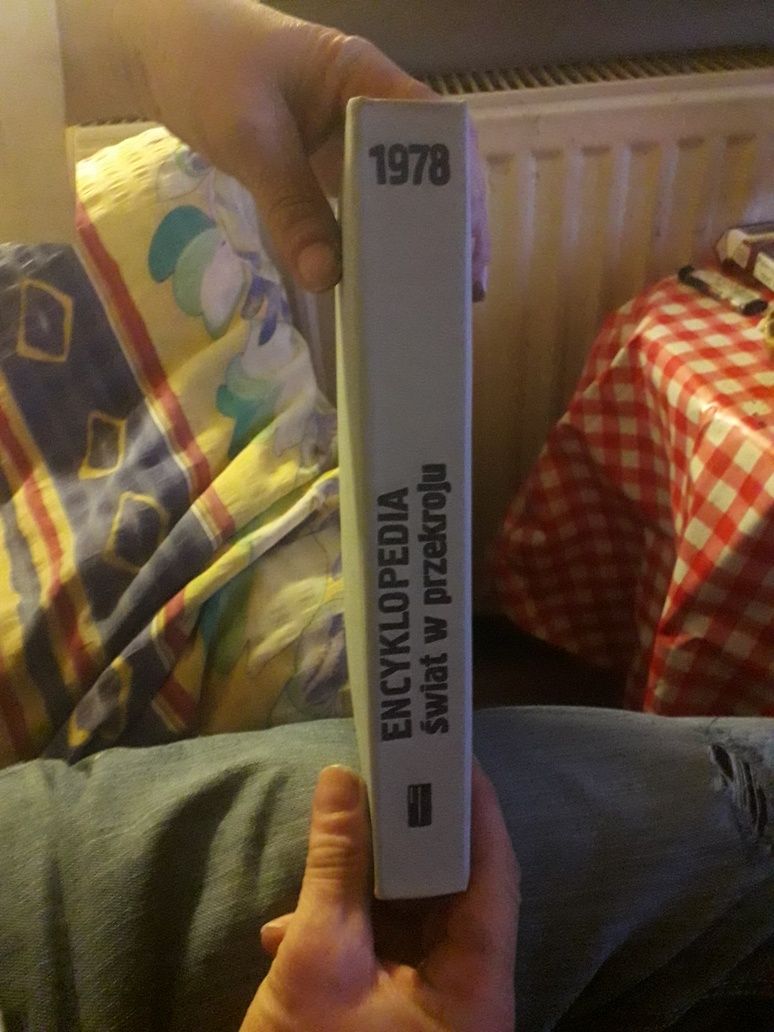 Encyklopedia  świat w przekroju 1978