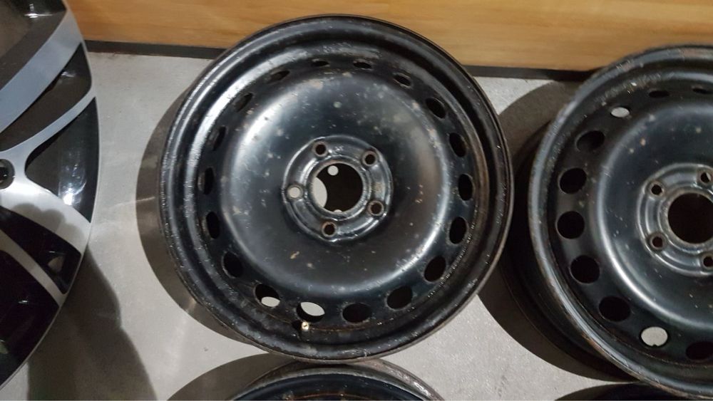 Металеві диски 5х114.3 R16 на Nissan Leaf, підходять на Toyota