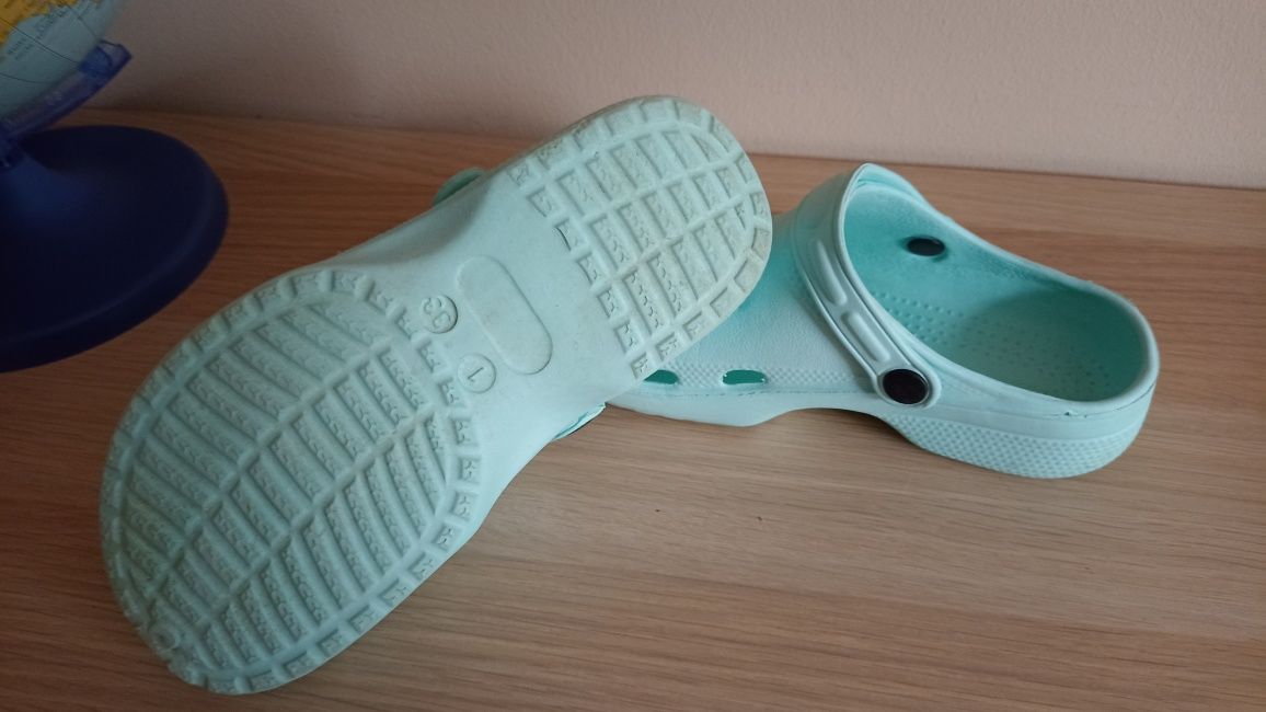 Crocs klapki basen plaża