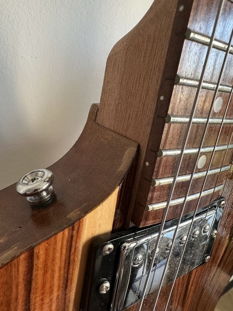 Gitara elektryczna Explorer - kit DIY