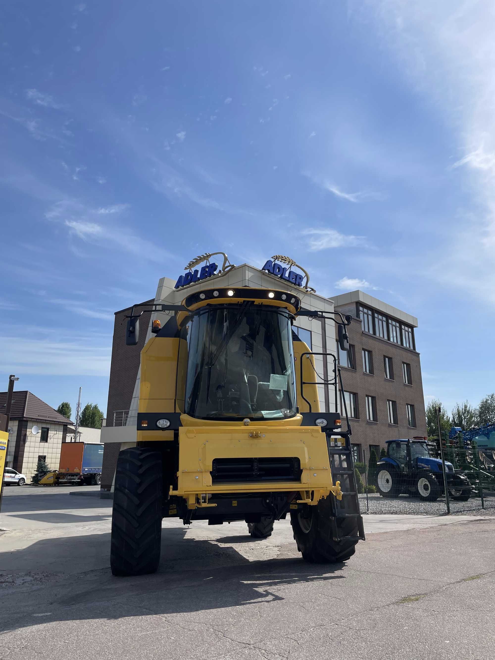 Зернозбиральний комбайн New Holland TC5.90