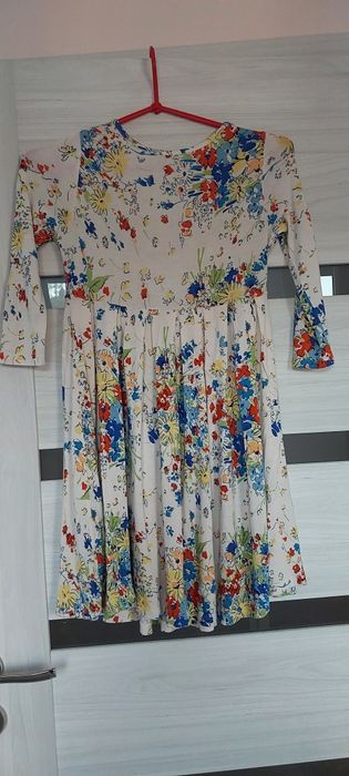Sukienka w kwiaty xs xxs rękaw 3/4 river island