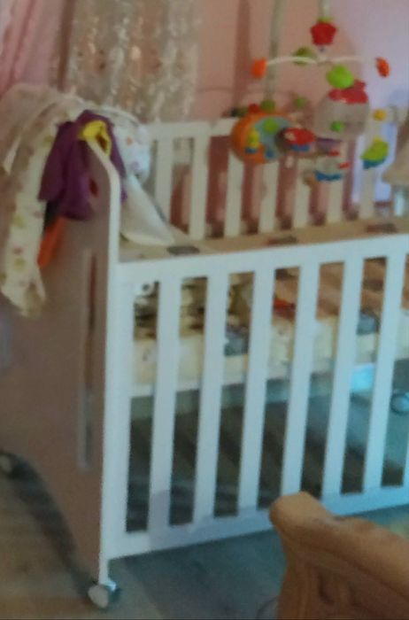 Кроватка з матрасом