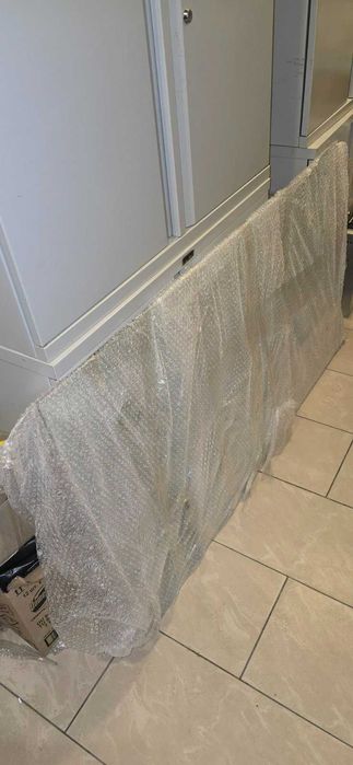 Продам скляний стіл